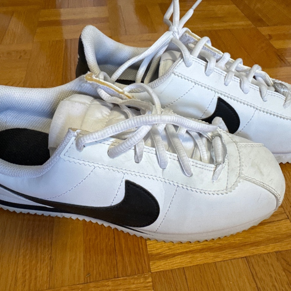 Black and white Nike Cortez 6Y